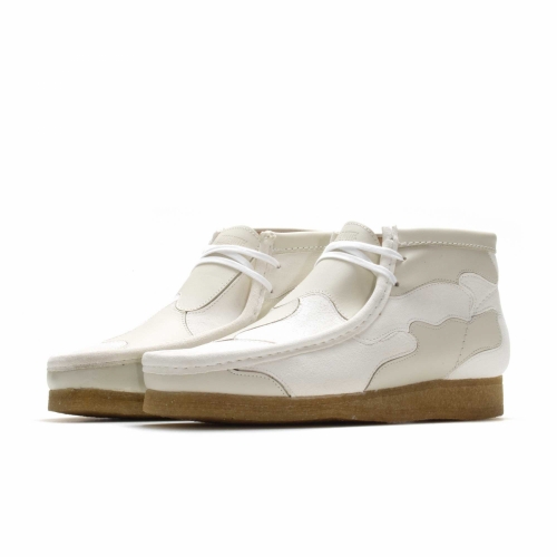 White leather best sale clarks wallabees