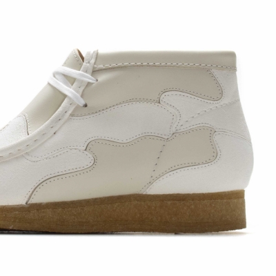 White leather sales clarks wallabees