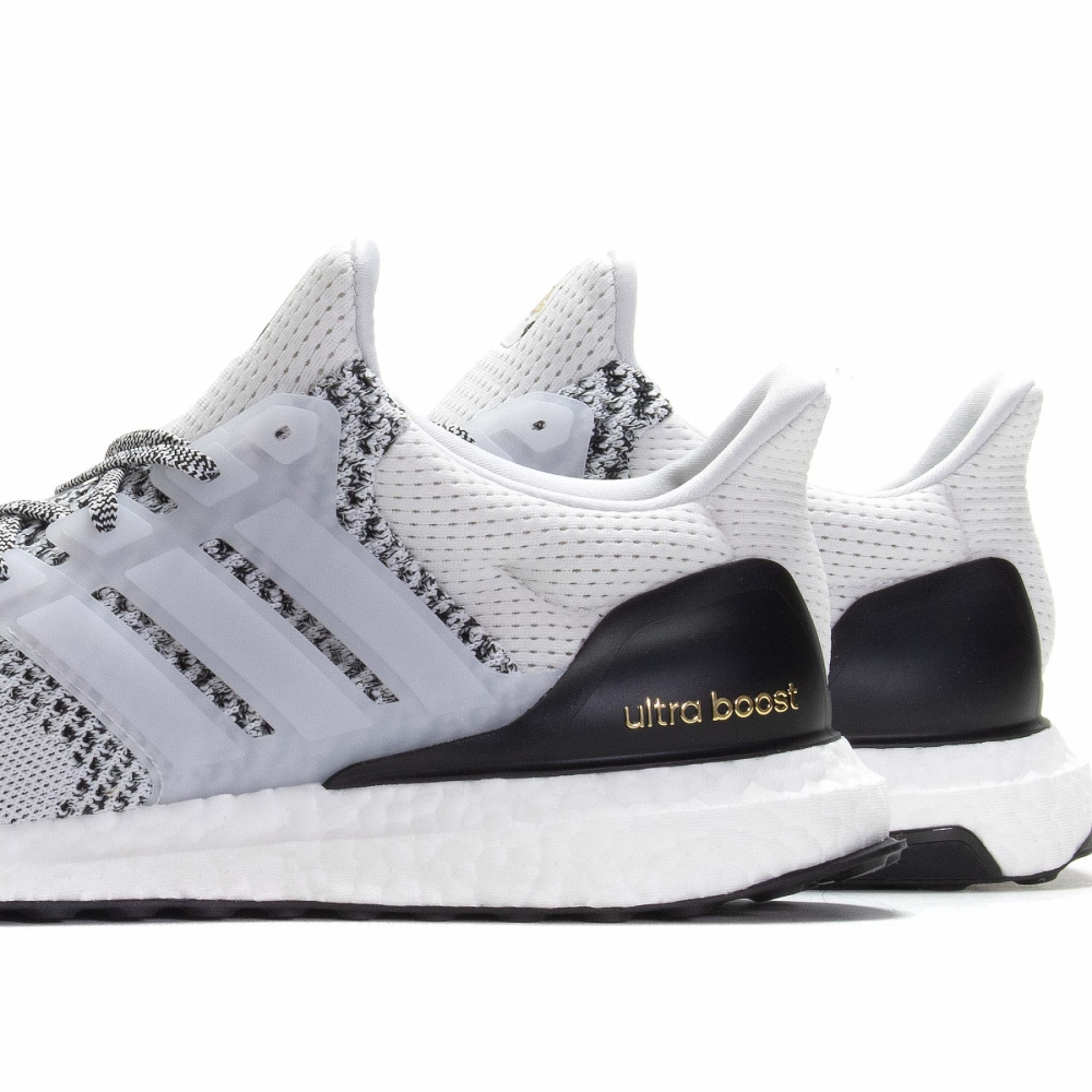 NEW adidas ULTRABOOST 1.0 DNA Reflective Oreo is NICE! Review + On