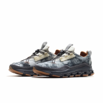 On - Cloudaway Smoky Quartz - Ice