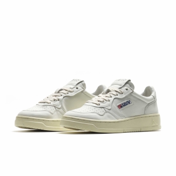 Autry - Medalist Low - Reverse Logo (Goat Leather)
