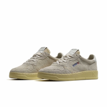 Autry - Medalist Low - Sand (Hairy Suede)