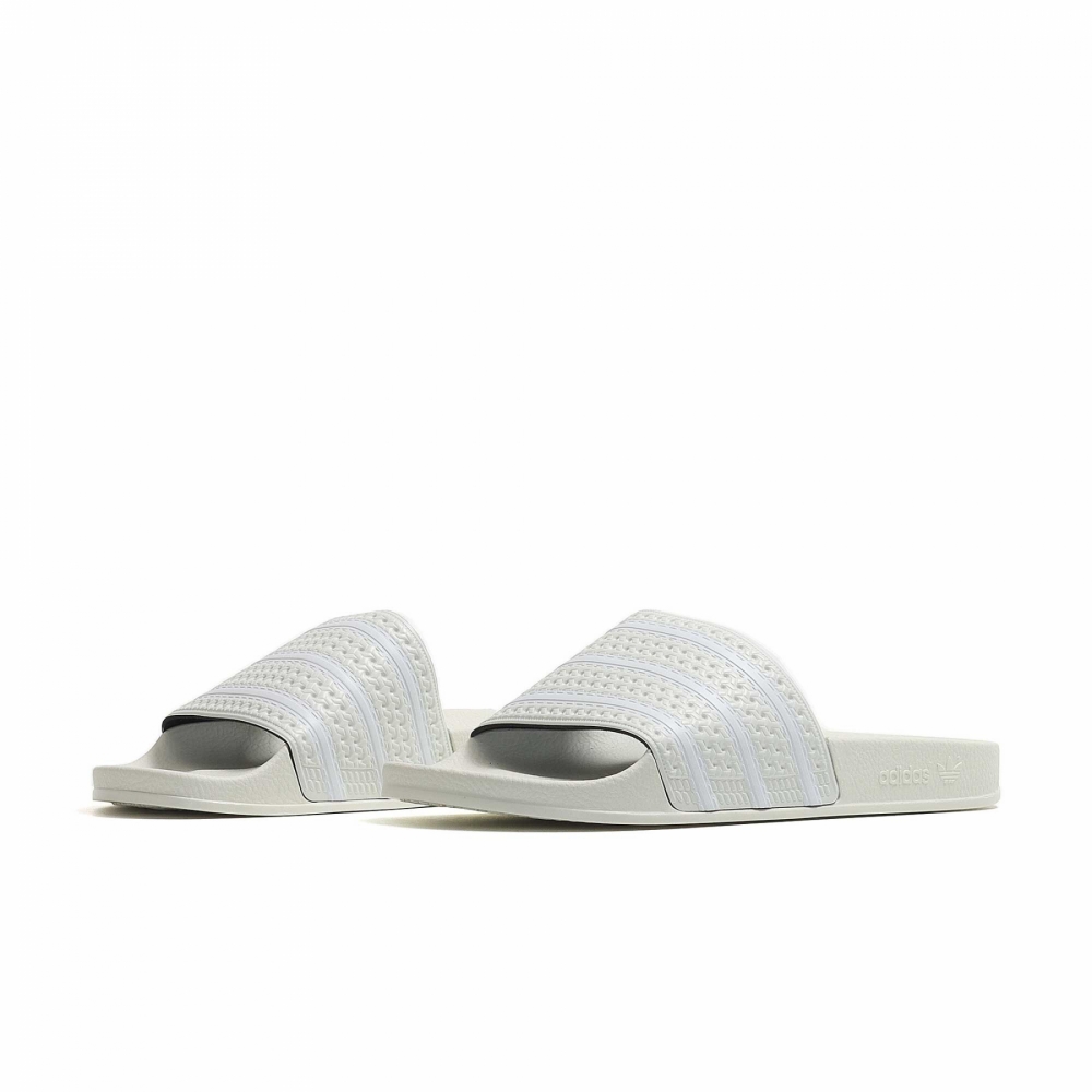 Adilette w adidas deals