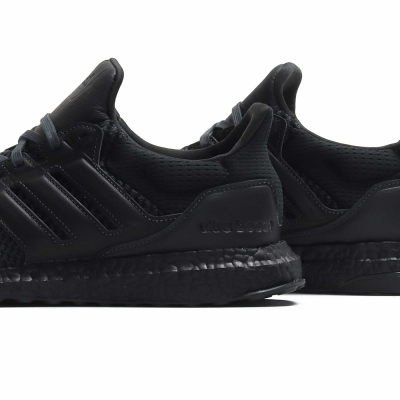 Adidas ultra boost 4. carbon black top
