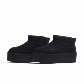 UGG - W Classic Ultra Mini Platform (Plateau-Boot) - Black