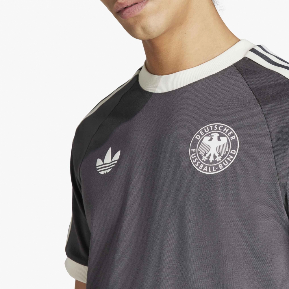 Adidas utility short outlet sleeve jersey