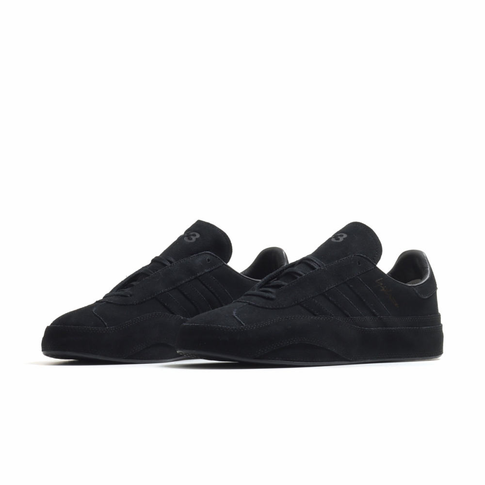 Adidas gazelle triple black new arrivals