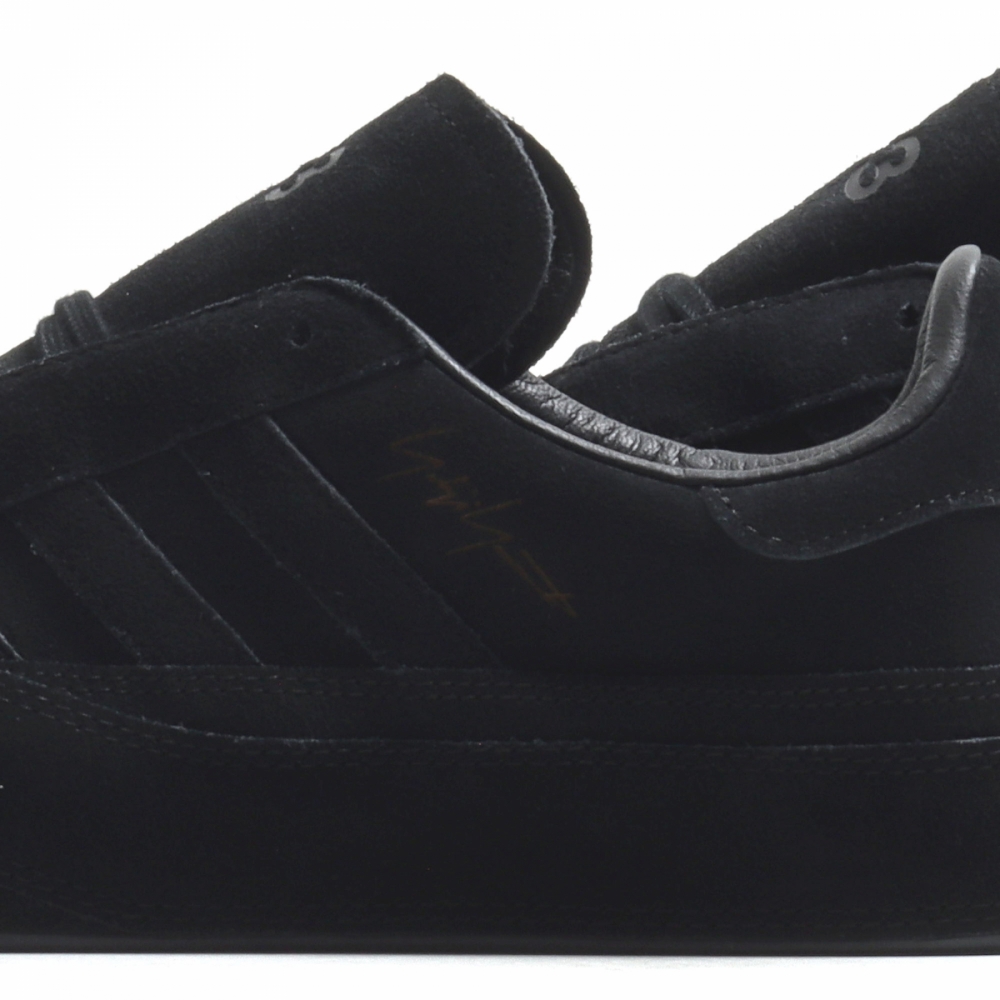 Adidas gazelle triple black hot sale