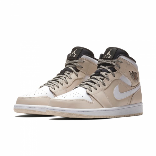 Aj1 deals desert sand